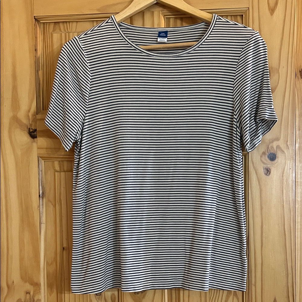 Old Navy Black and White Striped Short Sleeve Tee